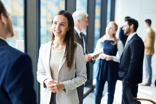 Businesstalk_woman Businesstalk_woman